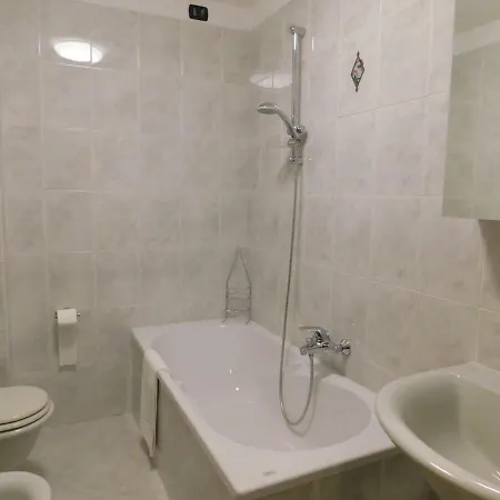 Fratelli Asquasciati 53 - 013 Apartamento
